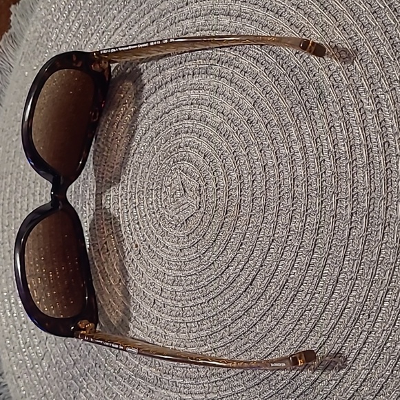 Coach HC 8076 L067 Laurin dark tortoise brown gradient sunglasses with clam case - Picture 3 of 14